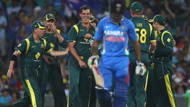 Australia beat India to qualify for tri-series final